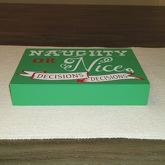 Naughty or Nice Distressed Rectangular Holiday Sign - Picture 3 of 4